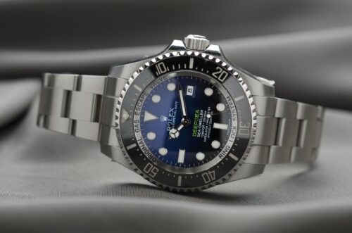 Rolex-merkkinen kello kuvituskuvassa. PEXELS/PIXABAY