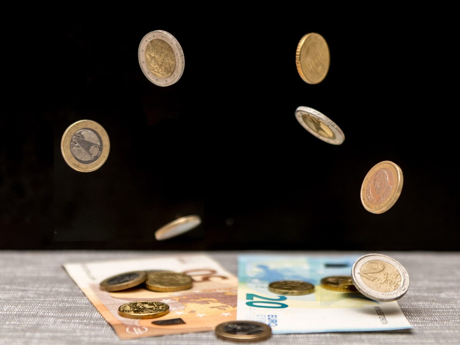 Suomalaisilta yritettiin huijata tammi–kesäkuussa yhteensä 60 miljoonaa euroa. Pankit onnistuivat estämään tai palauttamaan summasta 31,7 miljoonaa euroa. PEXELS