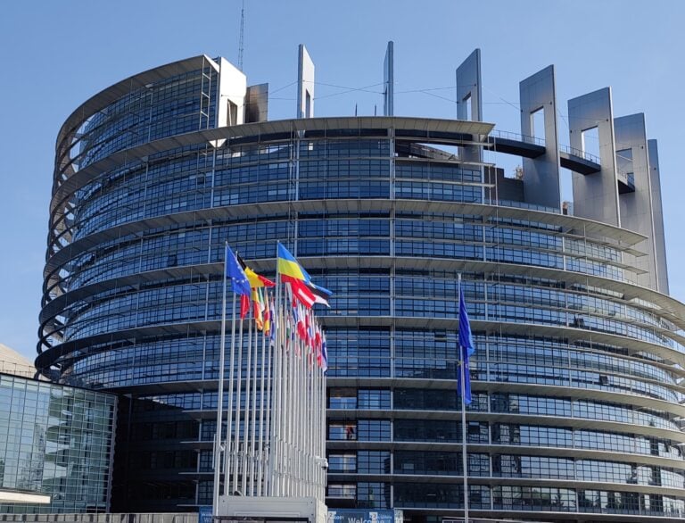 Euroopan parlamentin rakennus Strasbourgissa. VILLE MÄKILÄ