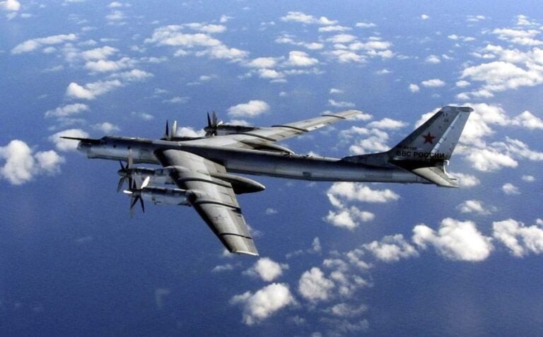 Venäjän Tu-95-pommikone.