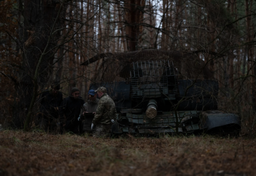 Ukrainan panssarivaunu lähellä rintamaa. / ArmyInform