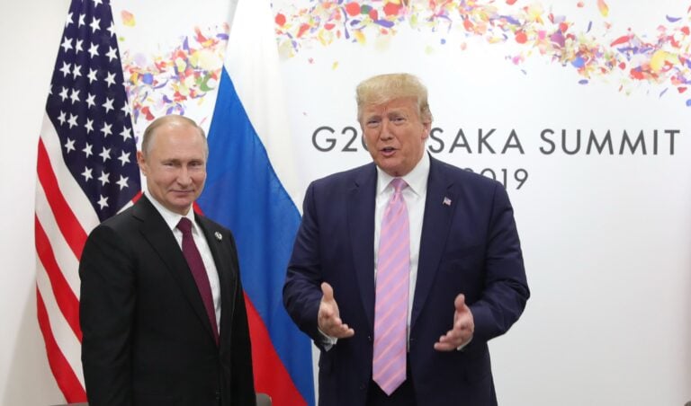 Presidentit Donald Trump ja Vladimir Putin kuvattuna Osakan huippukokouksessa kesäkuussa 2019. AFP / LEHTIKUVA / MIKHAIL KLIMENTYEV