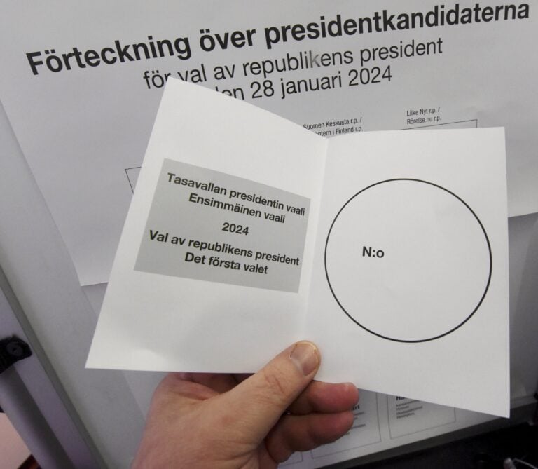 . Kuva presidentinvaalien lipusta.