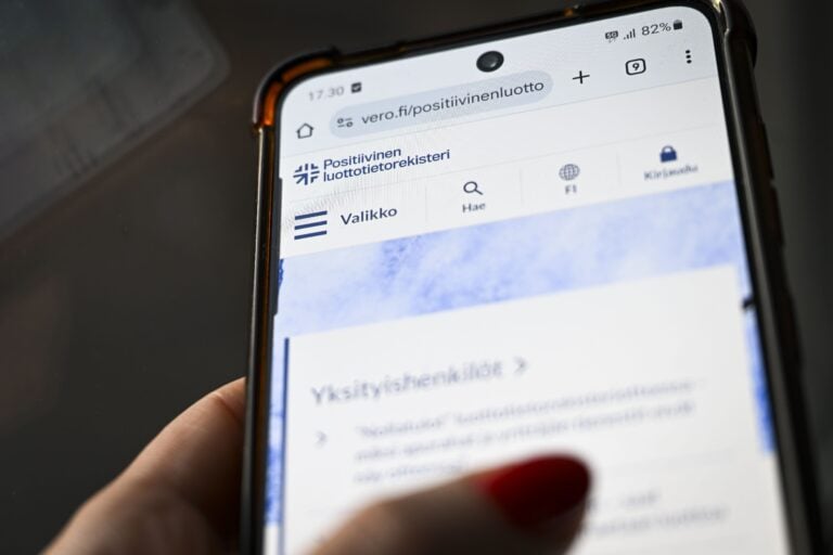 Rekisterin tavoitteena on vähentää kotitalouksien ylivelkaantumista. / LEHTIKUVA / EMMI KORHONEN