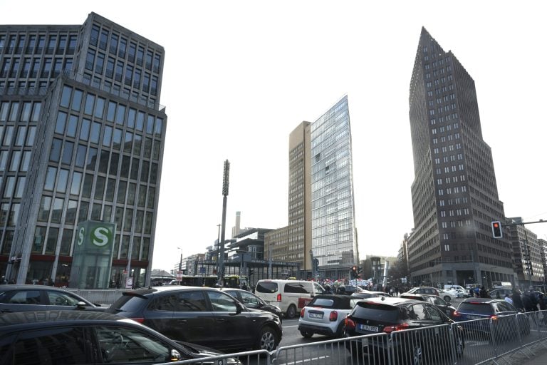 Potsdamer Platz Berliinissä. LEHTIKUVA / HEIKKI SAUKKOMAA