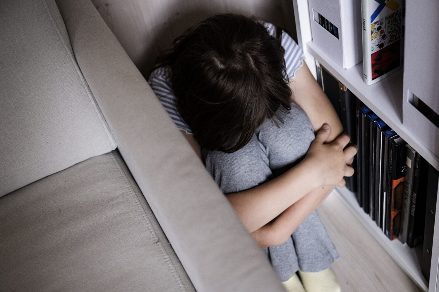 Suomi nojaa lastensuojelussa muita Pohjoismaita enemmän laitoshoitoon. Sen vähentämisessä olisi EVAn arvion mukaan mittava säästöpotentiaali. Kuvituskuva. LEHTIKUVA / RONI REKOMAA