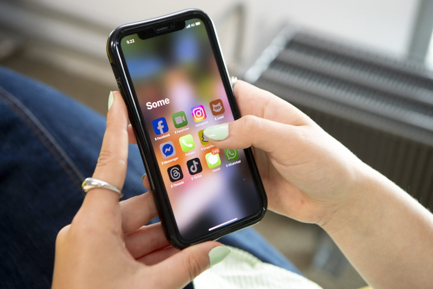 Vertailun häntäpäähän jäävät Gigantin Giga Mobiili ja Elisa. LEHTIKUVA / ELSA PAAKKINEN