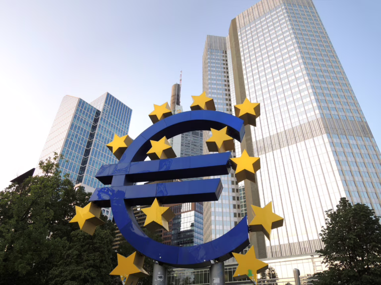 Euroalueen keskimääräinen julkinen velkasuhde oli kesäkuun lopussa 88,8 prosenttia BKT:stä. LEHTIKUVA / ANNIINA KORPELA