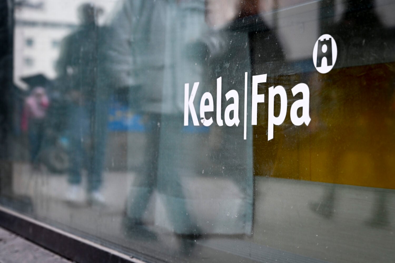 Kelan logo Kampin toimipisteessä Helsingissä. LEHTIKUVA / EMMI KORHONEN