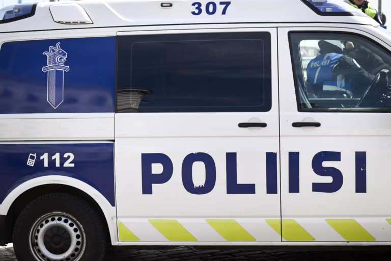 Poliisiauto kuvituskuvassa. LEHTIKUVA / JADE SILPO