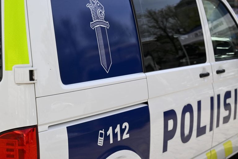 Poliisiauto kuvituskuvassa. LEHTIKUVA / JADE SILPO