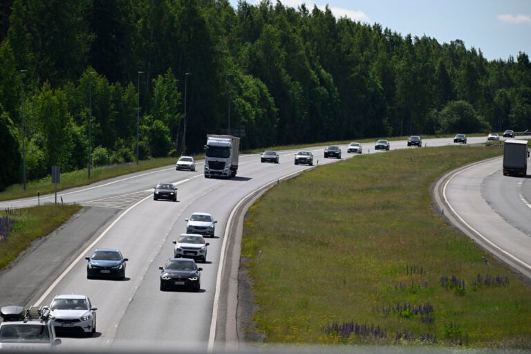 Traffic on Highway 3 near Riihimäki. / LEHTIKUVA / ANTTI AIMO-KOIVISTO