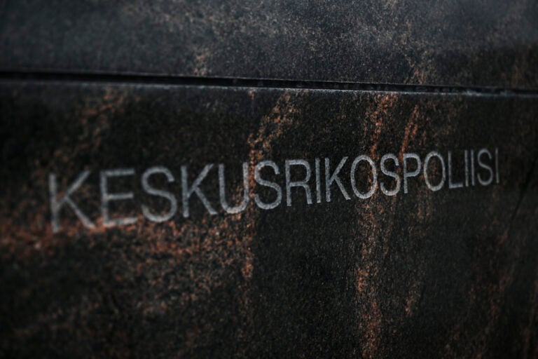 Keskusrikospoliisi on saanut kymmeniä ilmoituksia mahdollisista Ukrainassa tehdyistä sotarikoksista. LEHTIKUVA / MIKKO STIG