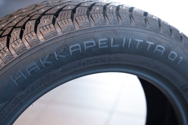 Nokian Tyres Hakkapeliitta 01 winter tyres in Helsinki. / LEHTIKUVA / HEIKKI SAUKKOMAA
