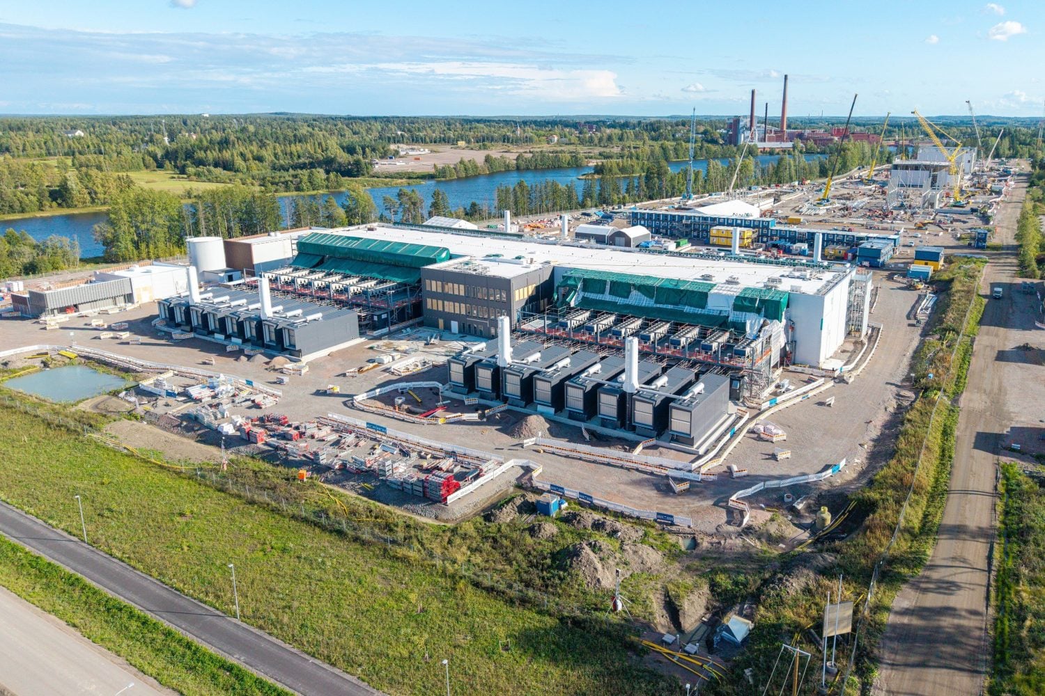 Datakeskustyömaa Ummeljoella Kouvolassa. STR / LEHTIKUVA / SASU JÄRNSTEDT