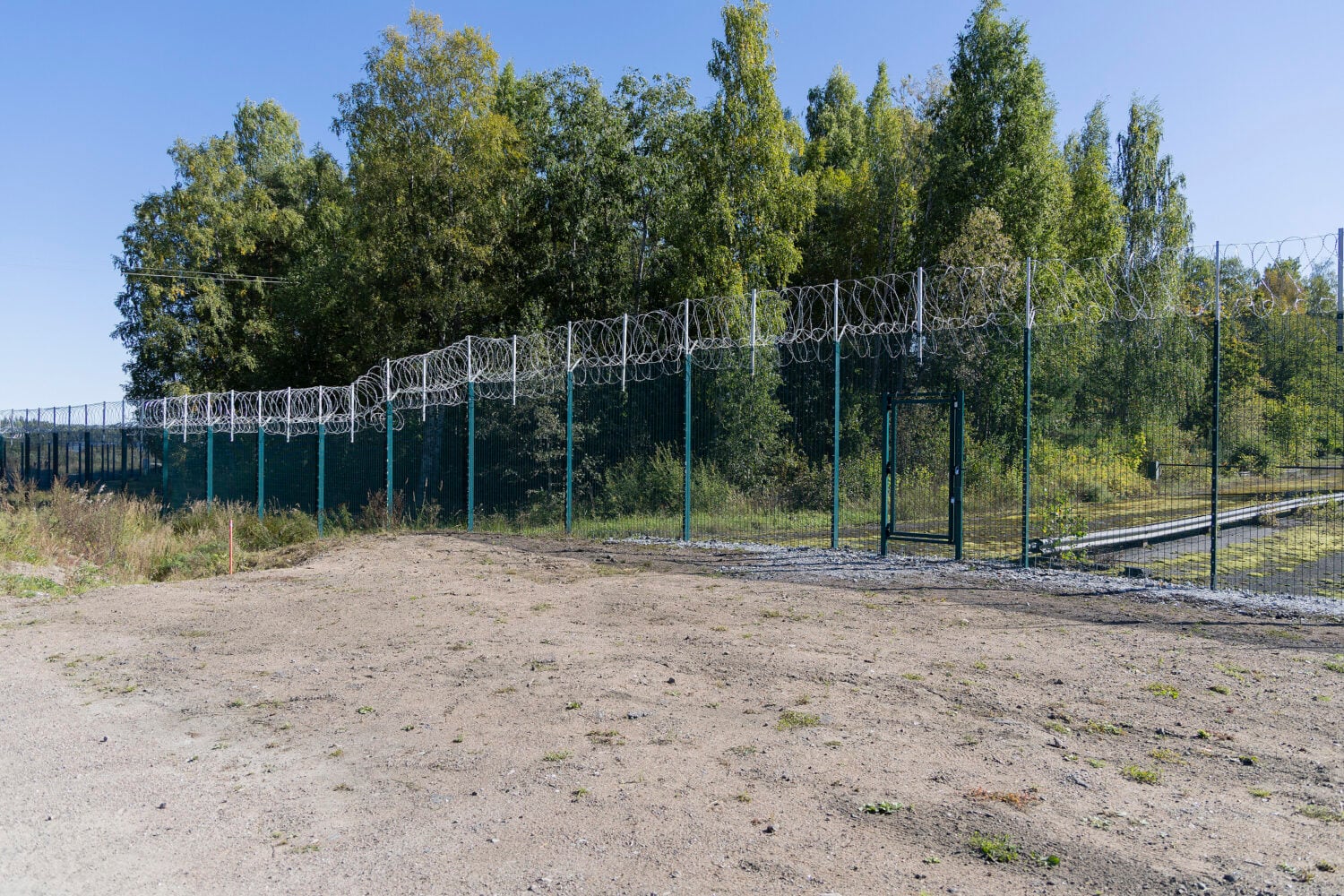 Nuijamaan valmistunut itärajan esteaita Lappeenrannassa 7. syyskuuta.