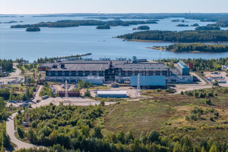 Googlen palvelinkeskus Haminassa. STR / LEHTIKUVA / SASU JÄRNSTEDT