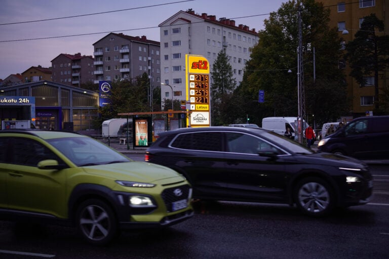 A gas station in Helsinki. / LEHTIKUVA / TEEMU SALONEN
