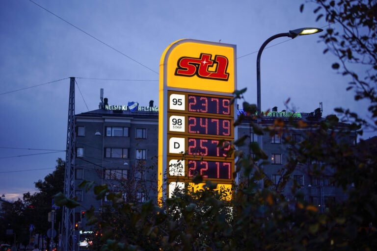 Fuel prices in Helsinki. / LEHTIKUVA / TEEMU SALONEN