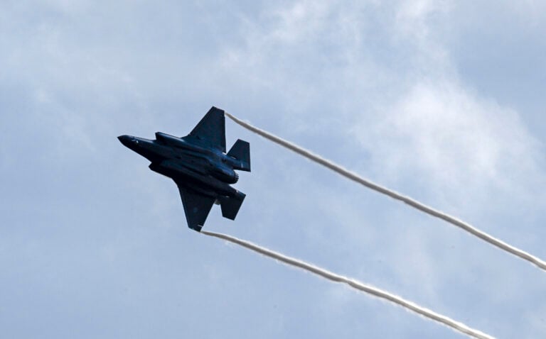 F-35A-hävittäjä Rovaniemellä 1. lokakuuta 2026. / LEHTIKUVA / MARKKU ULANDER