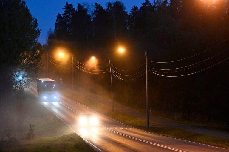 Liikennettä Espoossa lokakuussa 2026. / LEHTIKUVA / HEIKKI SAUKKOMAA