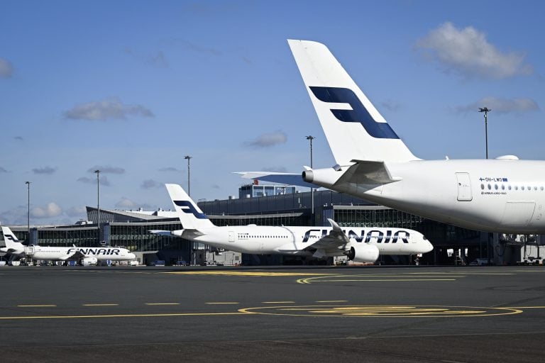 Finnairin lentokoneita Helsinki-Vantaan lentokentällä Vantaalla. LEHTIKUVA / EMMI KORHONEN