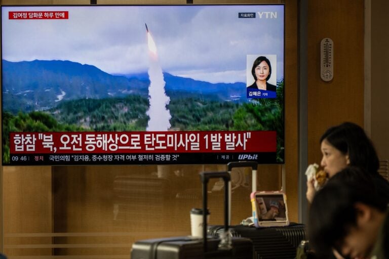 Uutiskuvaa Pohjois-Korean ohjuskokeesta. AFP / LEHTIKUVA / PHILIP FONG