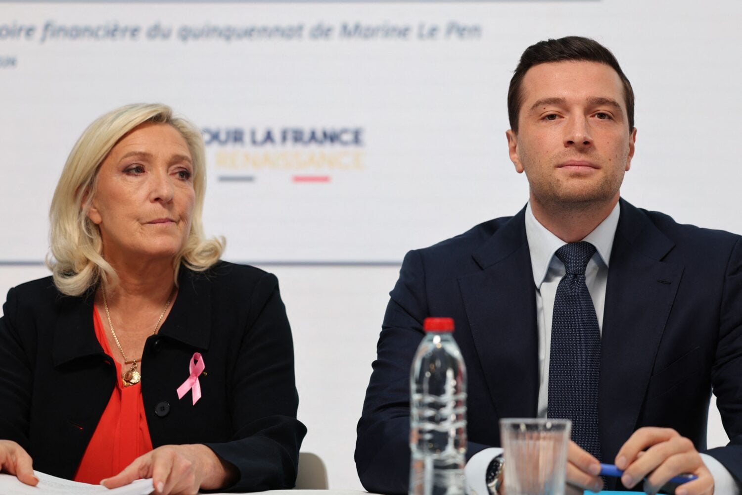 Äärioikeistolaisen Rassemblement National -puolueen ehdokas Ranskan vuoden 2027 presidentinvaaleissa, Marine Le Pen ja puolueen puheenjohtaja Jordan Bardella.