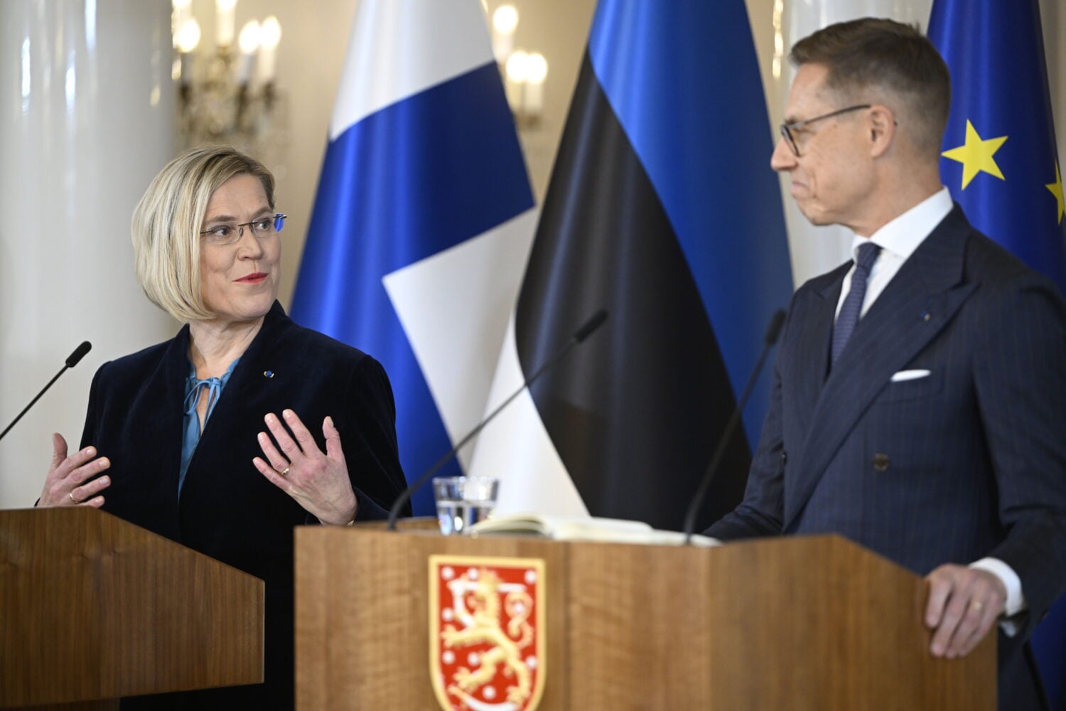 Alexander Stubb ja Ülle Madise tiedotustilaisuudessa. LEHTIKUVA / ANTTI AIMO-KOIVISTO