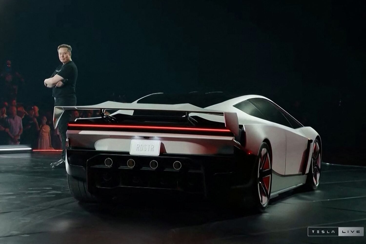 Elon Musk esitteli Roadster-sähköautoa Texasissa 16. lokakuuta. / AFP / LEHTIKUVA