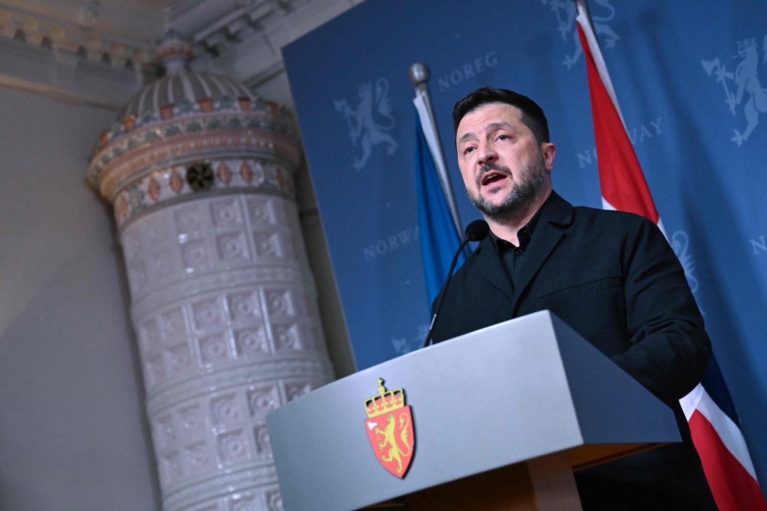 Volodymyr Zelenskyi tapasi Alexander Stubbin ja Jonas Gahr Storen hiljattain Oslossa. AFP / LEHTIKUVA / JONATHAN NACKSTRAND