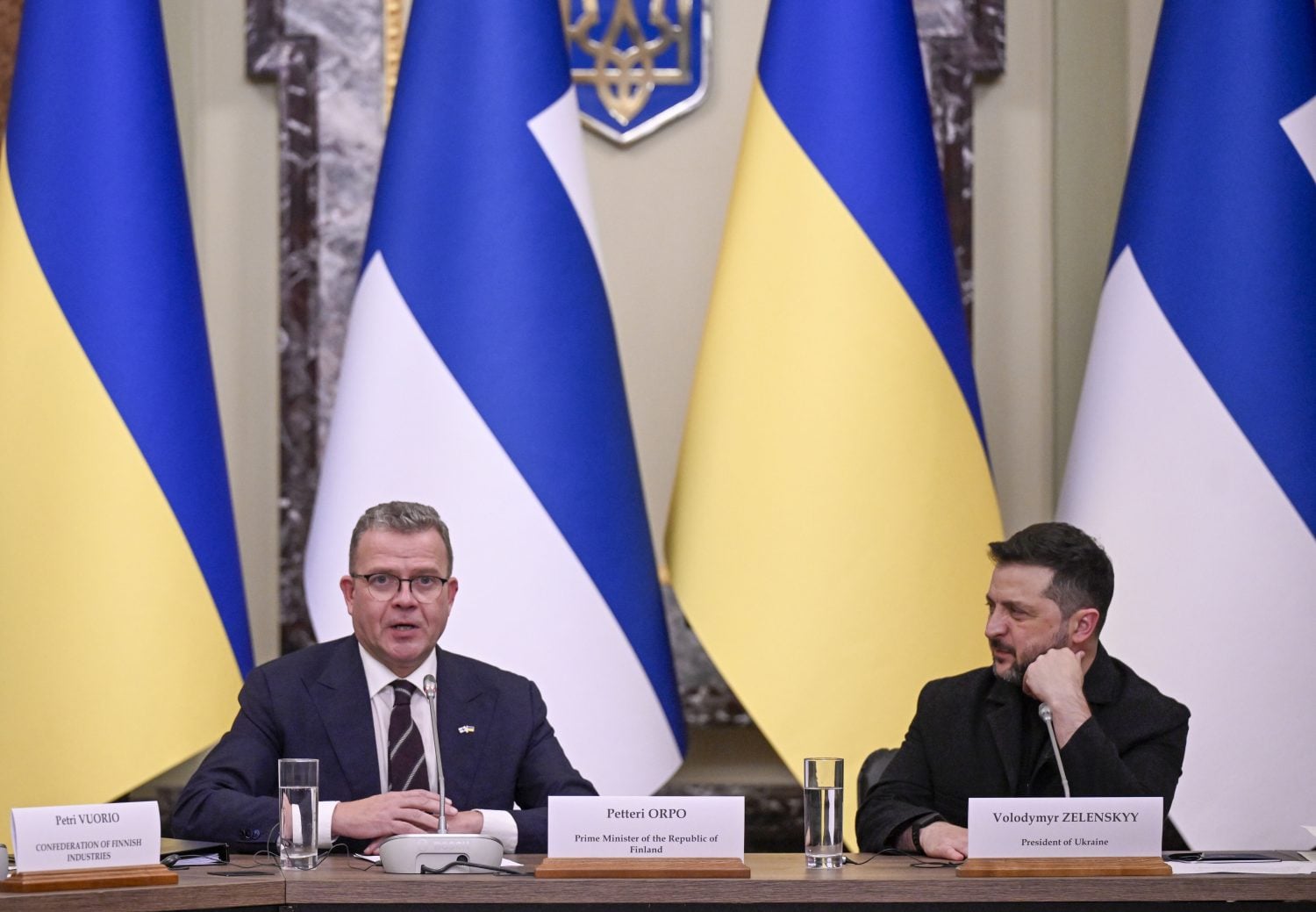 Pääministeri Petteri Orpo (kok.) tapasi Ukrainan presidentin Volodymyr Zelenskyin Kiovassa 22. lokakuuta 2026. LEHTIKUVA / EMMI KORHONEN
