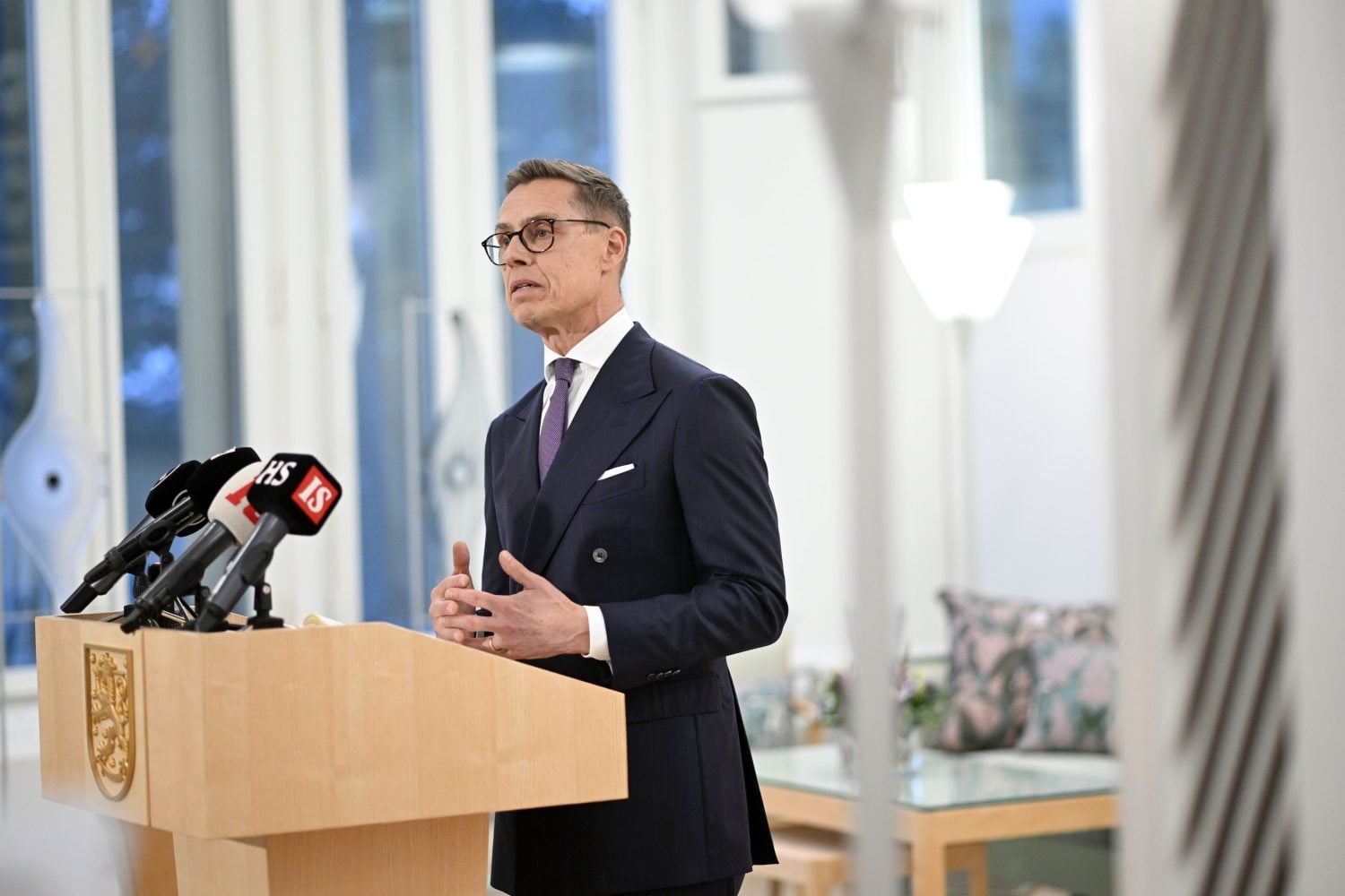 Tasavallan presidentti Alexander Stubb kertoi tiistaina tiedotustilaisuudessa puhelusta Vladimir Putinille. STR / LEHTIKUVA / MIKKO STIG