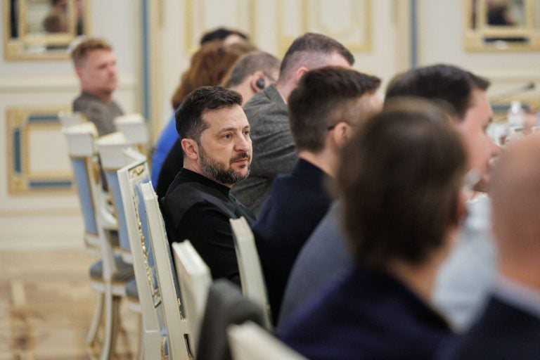 Volodymyr Zelenskyi puhui toimittajille Kiovassa 27. lokakuuta. AFP / LEHTIKUVA / HANDOUT