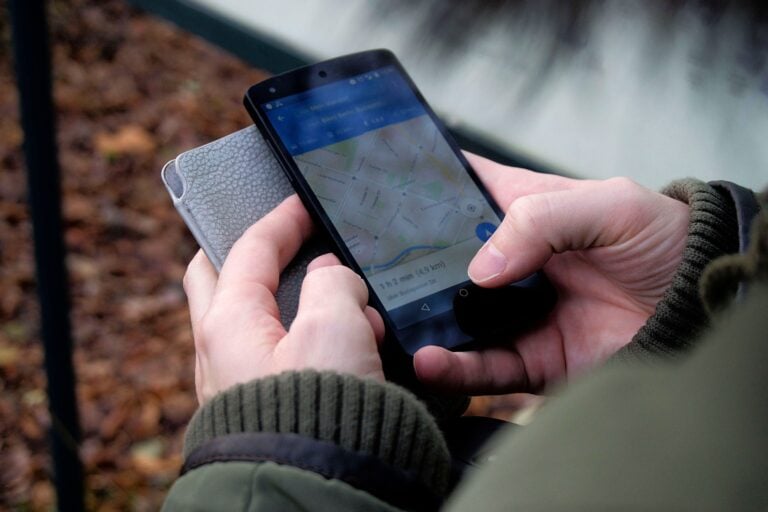 Continuous access to location information is unnecessary for many apps. / Ingo Joseph
