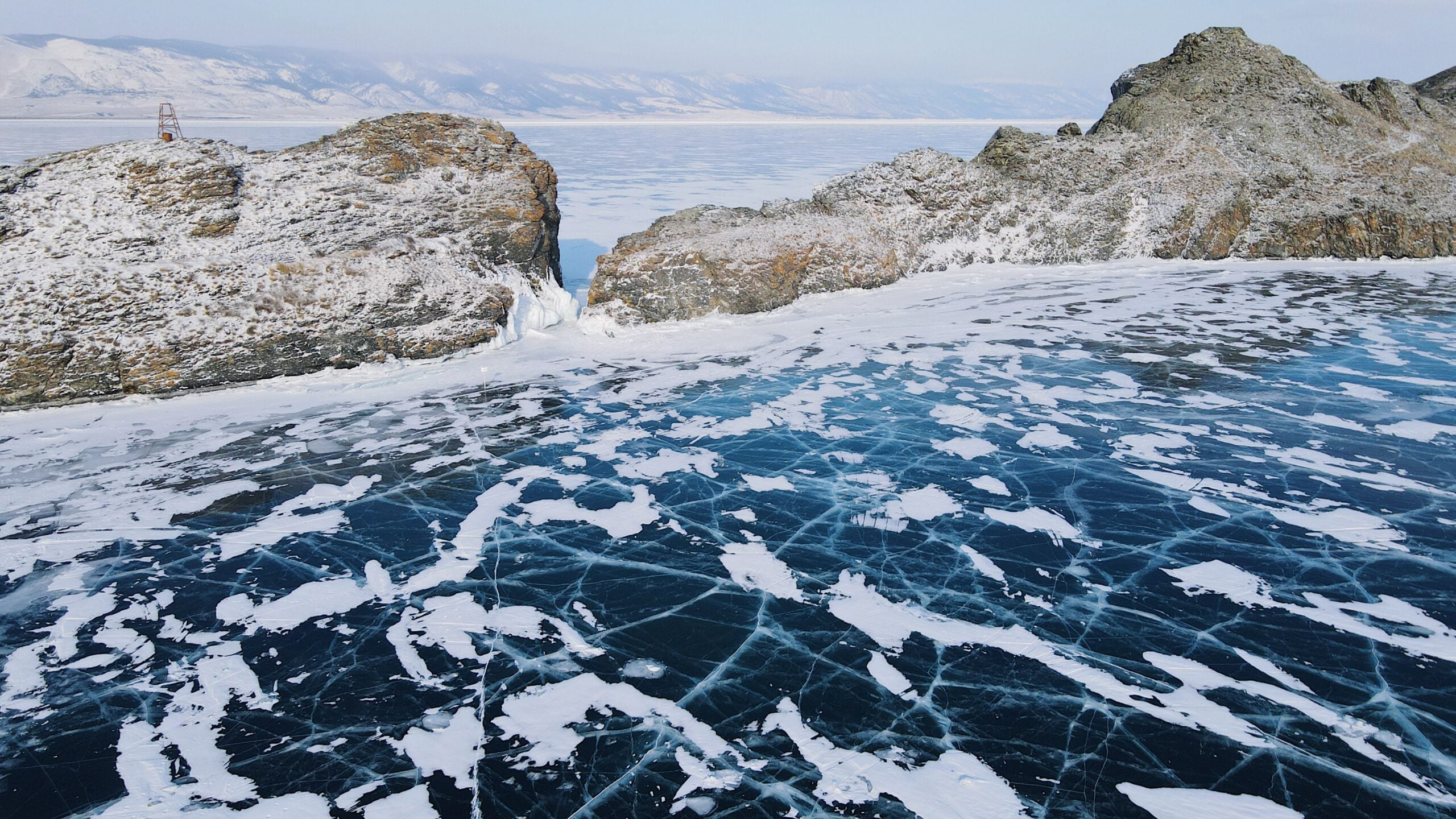 Baikaljärven jäähän ilmestyi jättimäisiä renkaita – selitys löytyi