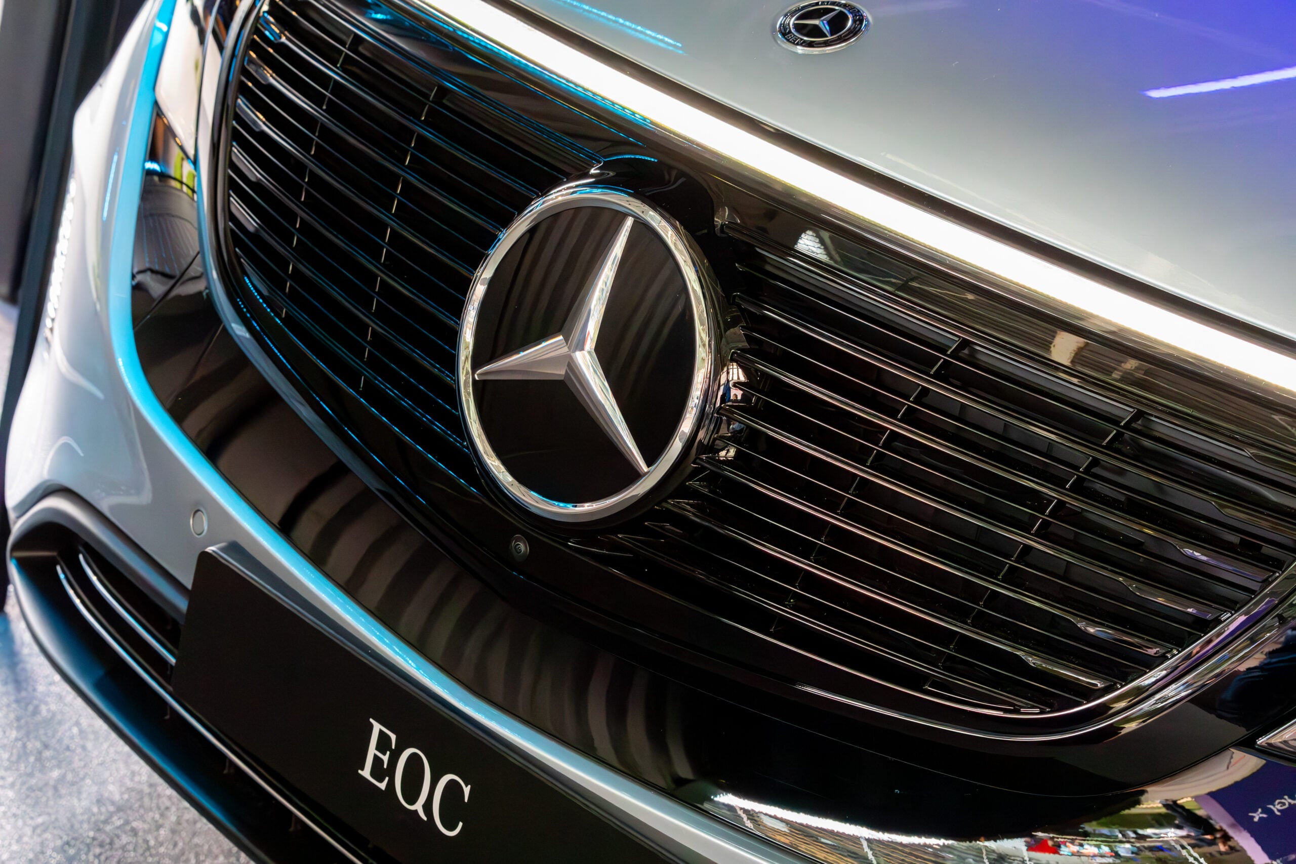ESS: Pieni naarmu teki Mercedes-Benz-sähköautosta romua