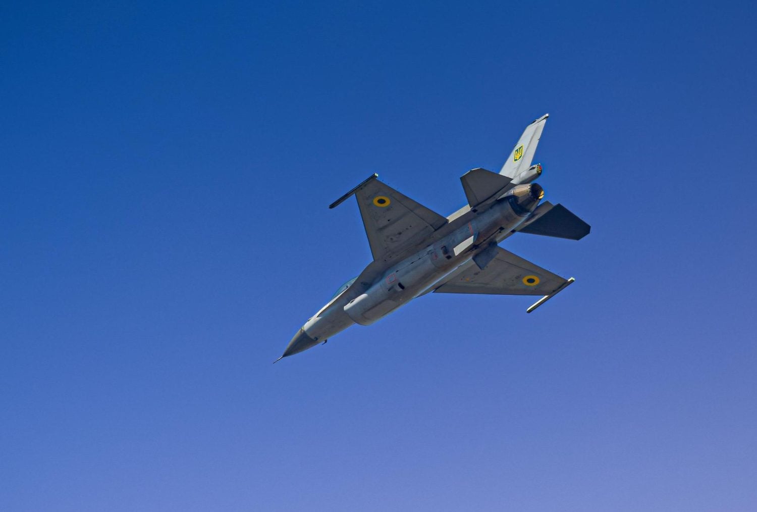 Ukrainan F-16-hävittäjä. / KpsZSU
