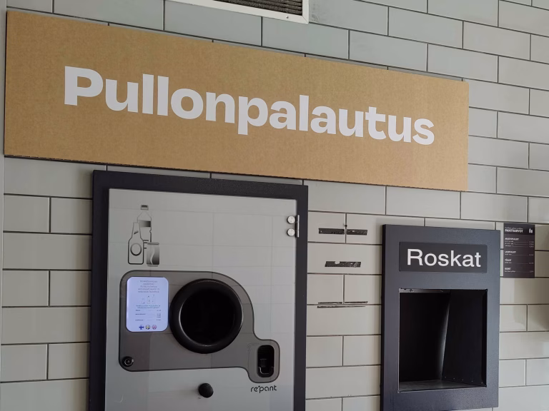 Pullonpalautukseen ei kannata viedä mitä tahansa. VILLE MÄKILÄ