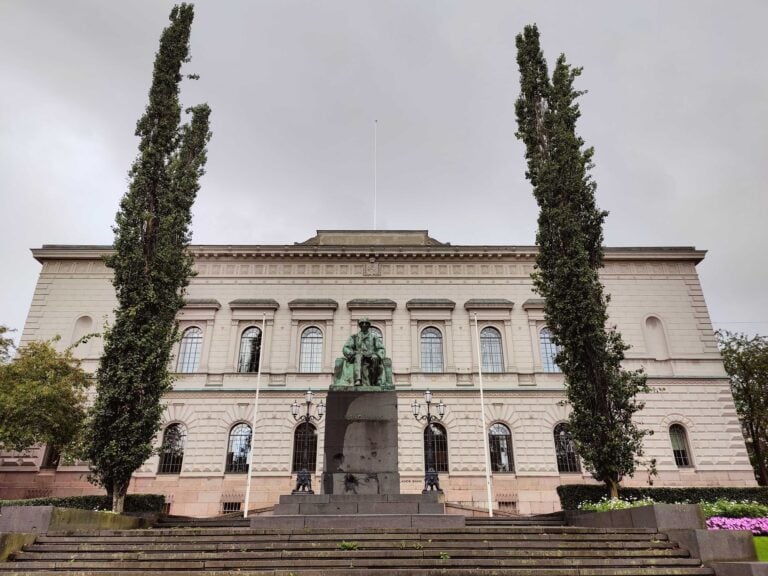 Suomen Pankki varoittaa Lähi-idän sodan pitkittymisen seurauksista. VILLE MÄKILÄ