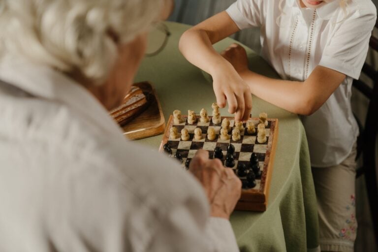 Mieli pysyy virkeänä myös ikääntyessä, kun aivoja haastaa säännöllisesti ajatustyöhön. PEXELS