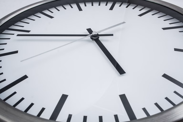 Kelloja siirretään taas. Monia tapa ärsyttää. PEXELS