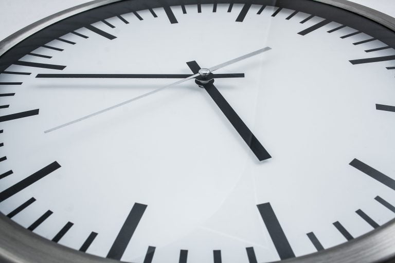 Kelloja siirretään taas. Monia tapa ärsyttää. PEXELS