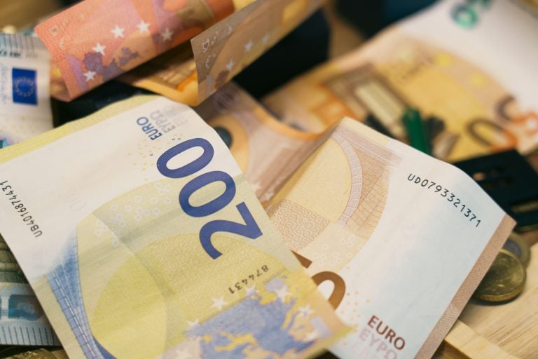 Euroseteleitä. PEXELS