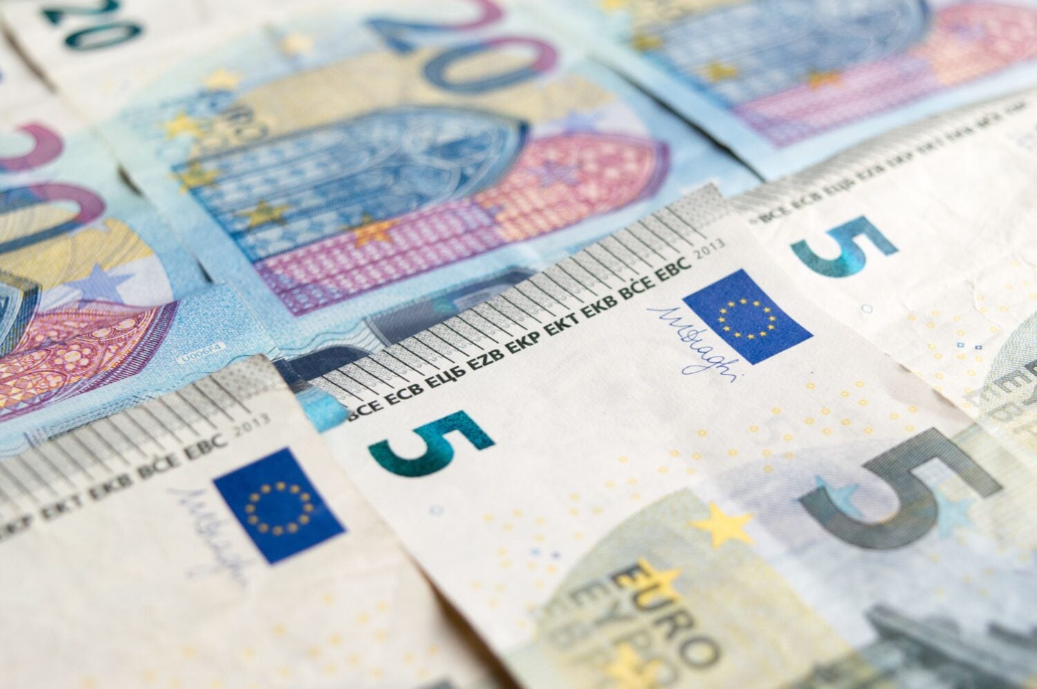 Euroseteleitä. PEXELS