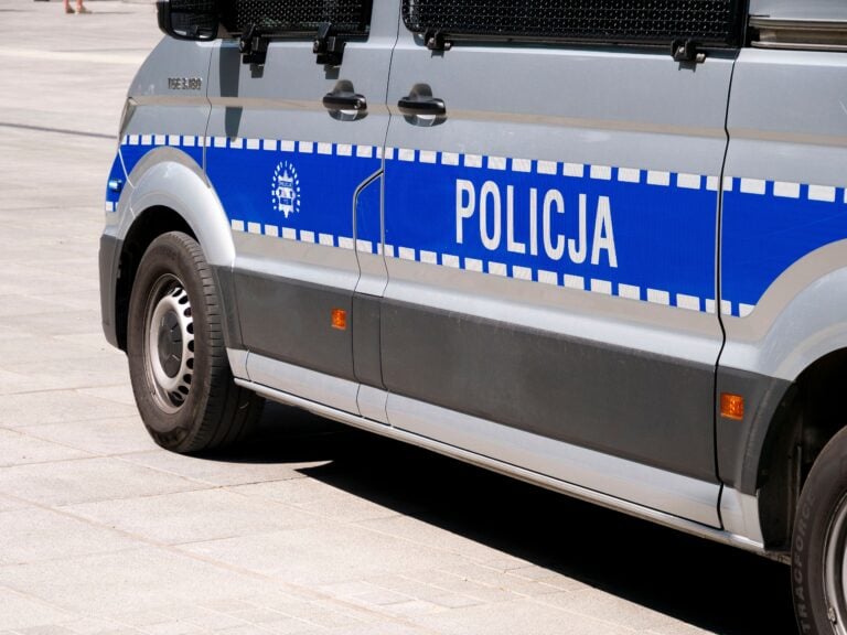 Poliisiauto Puolassa. PEXELS