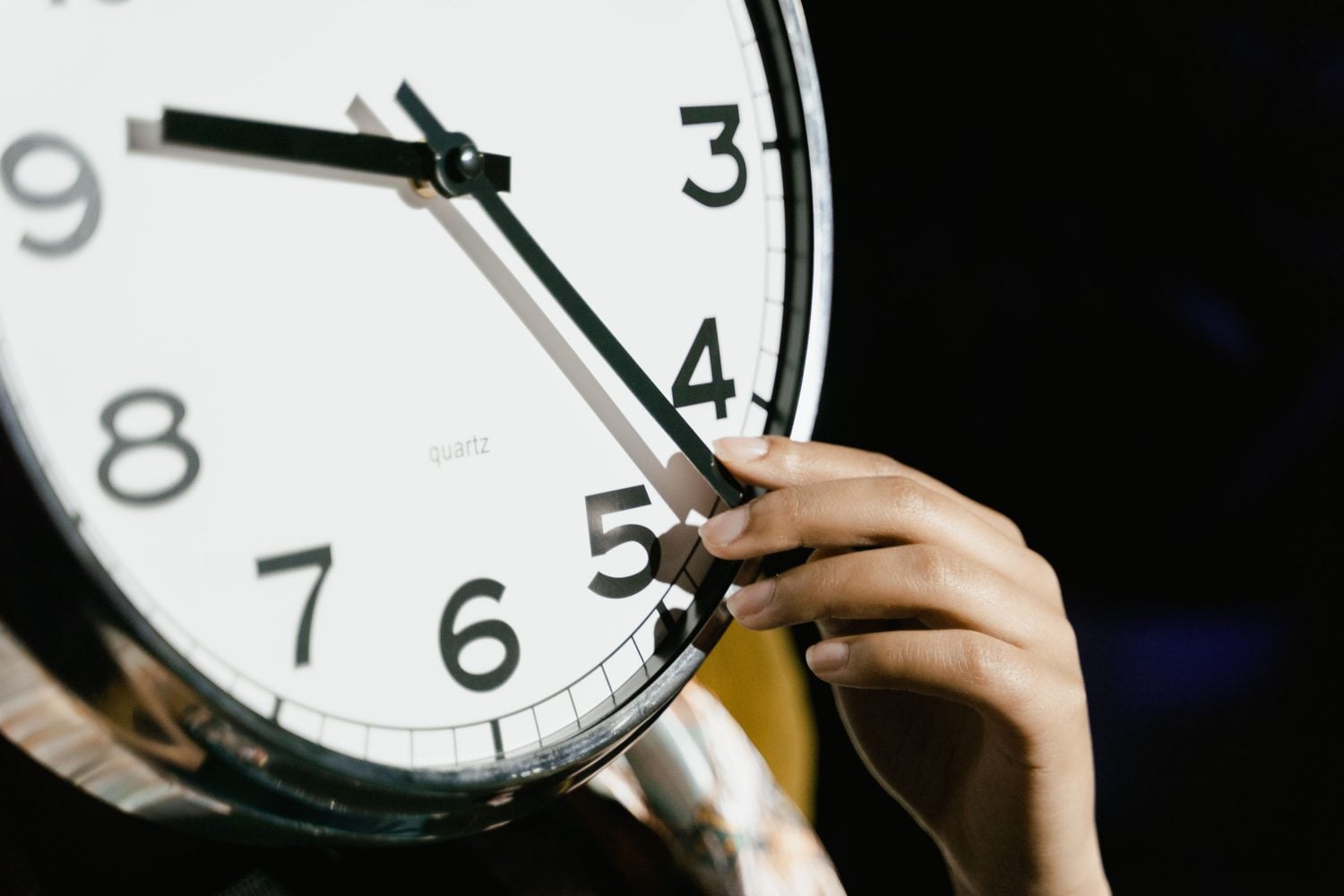 The country observes the same time throughout the year. / Tima Miroshnichenko