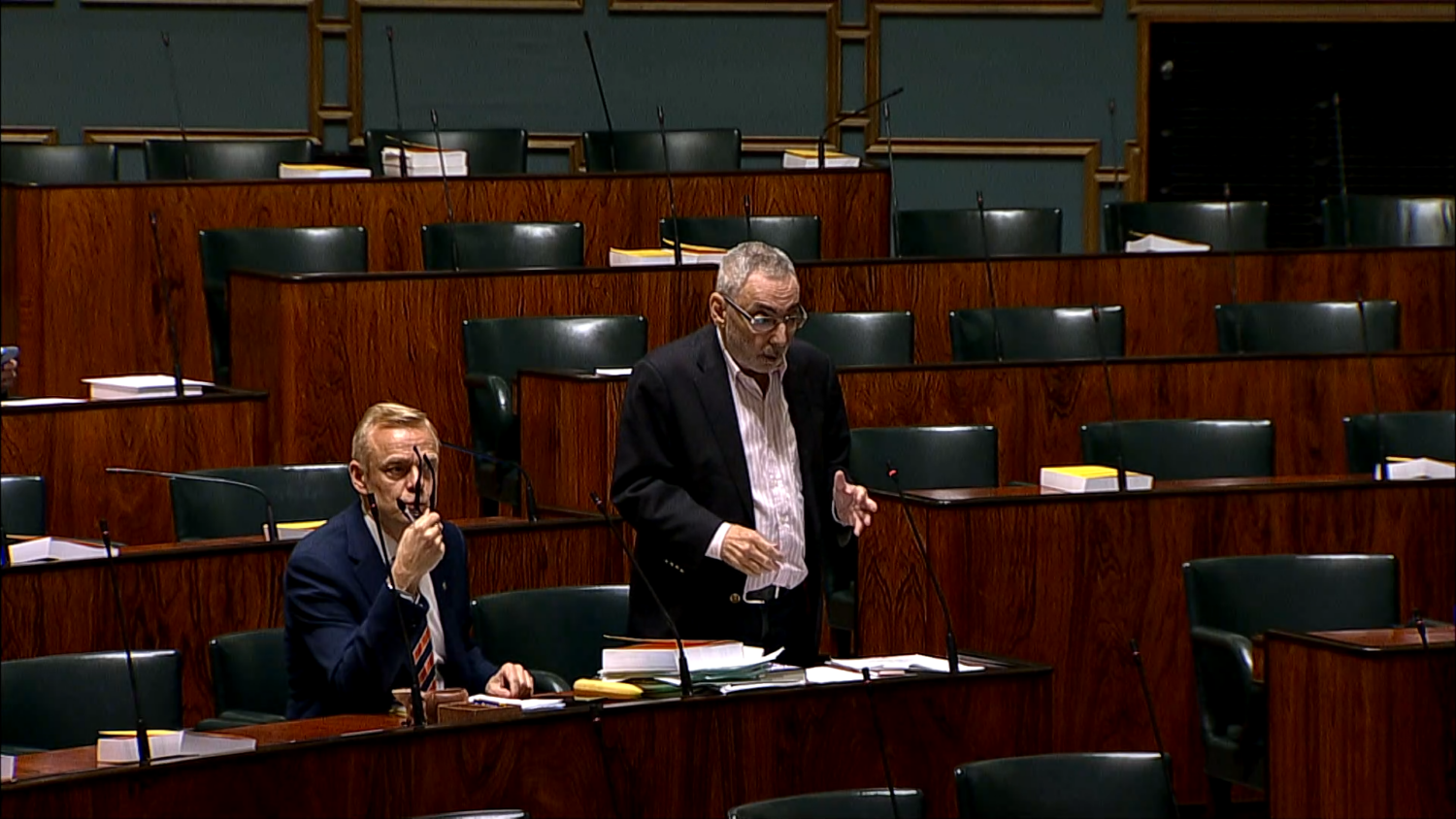Timo Heinonen ja Ben Zyskowicz. Eduskunnan verkkolähetys
